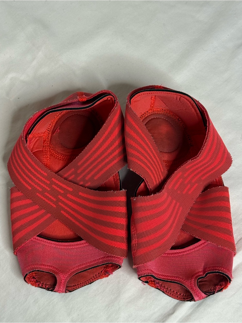 Nike Studio Wrap 2 629268-616 Women’s Size L Coral Red Yoga Barre Dance Shoes